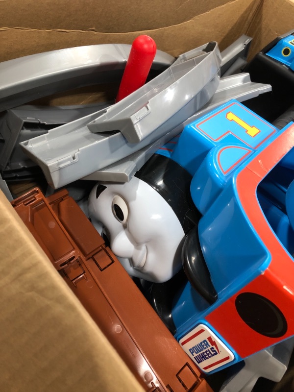 Photo 5 of Fisher-Price Power Wheels Thomas and Friends Thomas vehicle with track, 6V battery-powered ride-on toy train for toddlers ages 1 to 3 years
