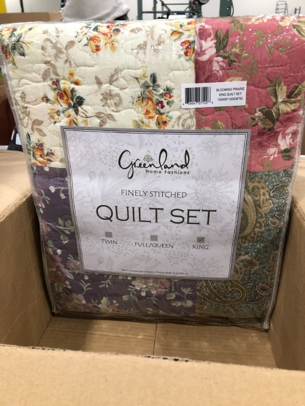 Photo 2 of Greenland Home Blooming Prairie Cotton Patchwork Quilt Set, King/California King (3 Piece)
