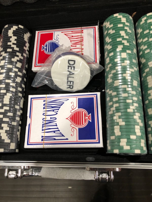 Photo 3 of 11.5 Gram Texas Hold 'em Claytec Poker Chip Set with Aluminum Case, 500 Striped Dice Chips
