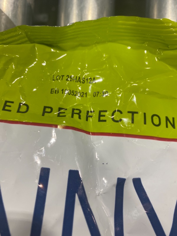 Photo 2 of SkinnyPop Orignal Popcorn, 4.4oz Grocery Size Bags, Skinny Pop, Healthy Popcorn Snacks, Gluten Free, two pack
EXP: 10.05.2021