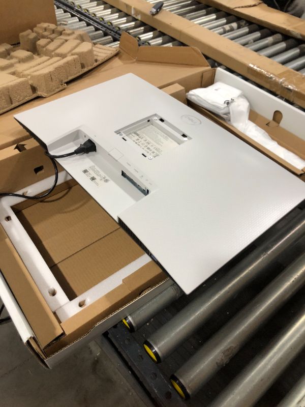 Photo 1 of Dell S2722QC 27-inch 4K UHD 3840 x 2160 60Hz Monitor, 8MS Grey-to-Grey Response Time (Normal Mode), Built-in Dual 3W Integrated Speakers, 1.07 Billion Colors, Platinum Silver (Latest Model)