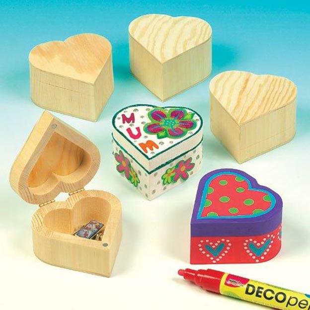 Photo 1 of Baker Ross Ltd Wooden Heart Boxes for Kids to Paint & Decorate for Valentines (Pack of 4)