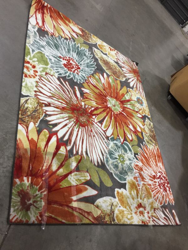 Photo 1 of 7FT6IN X 9FT10IN--- FLORAL AREA RUG