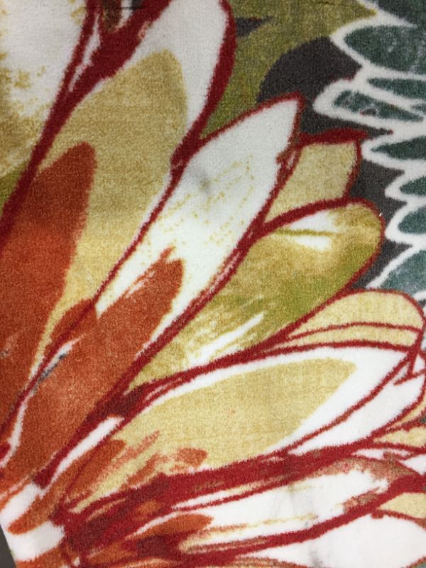Photo 1 of 7FT6IN X 9FT10IN--- FLORAL AREA RUG