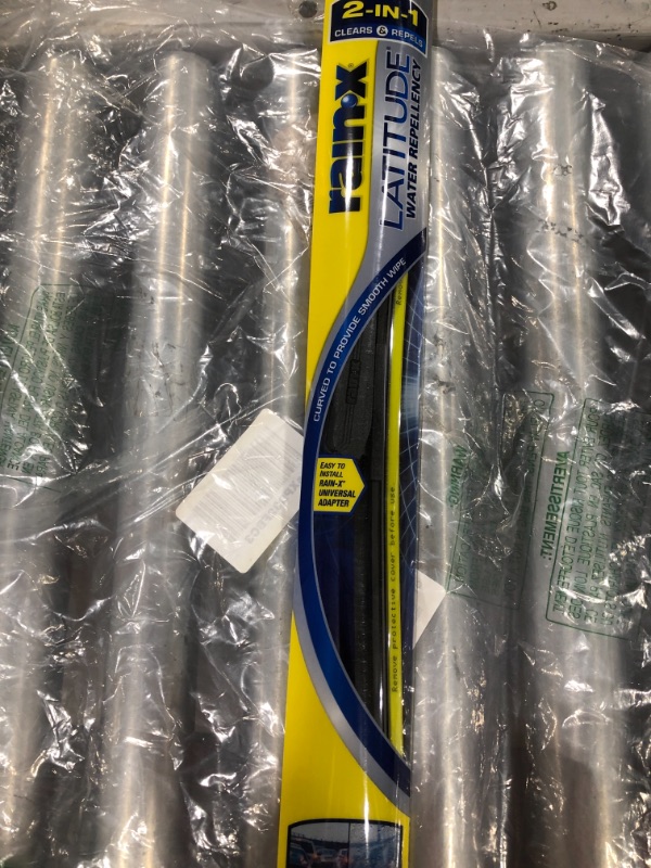 Photo 2 of Rain-X 18" Latitude Water Repellency Wiper Blade 1pck