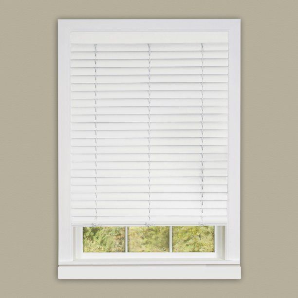 Photo 1 of Achim Cordless Luna 2" Vinyl Venetian Blind with 2 in. Valance
