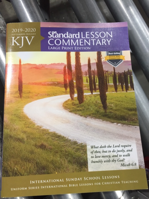 Photo 2 of KJV Standard Lesson Commentary® 2019-2020