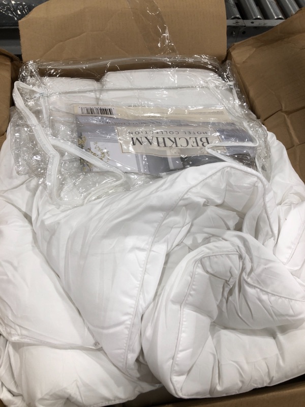 Photo 3 of Beckham Luxury Linens King/California King Size Comforter - 1600 Series Down Alternative Home Bedding & Duvet Insert - Pure White

