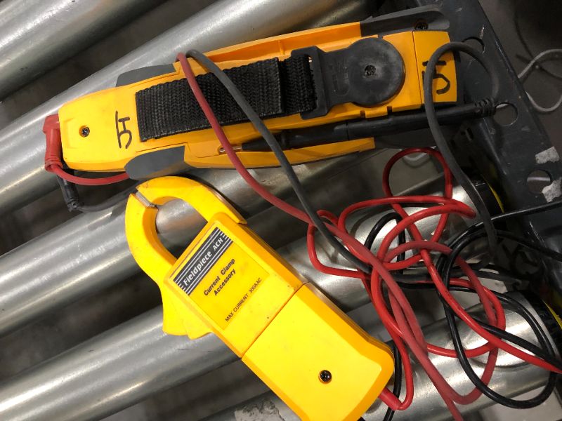 Photo 1 of Fieldpiece Expandable Manual and Auto Ranging Stick Multimeter - HS35

