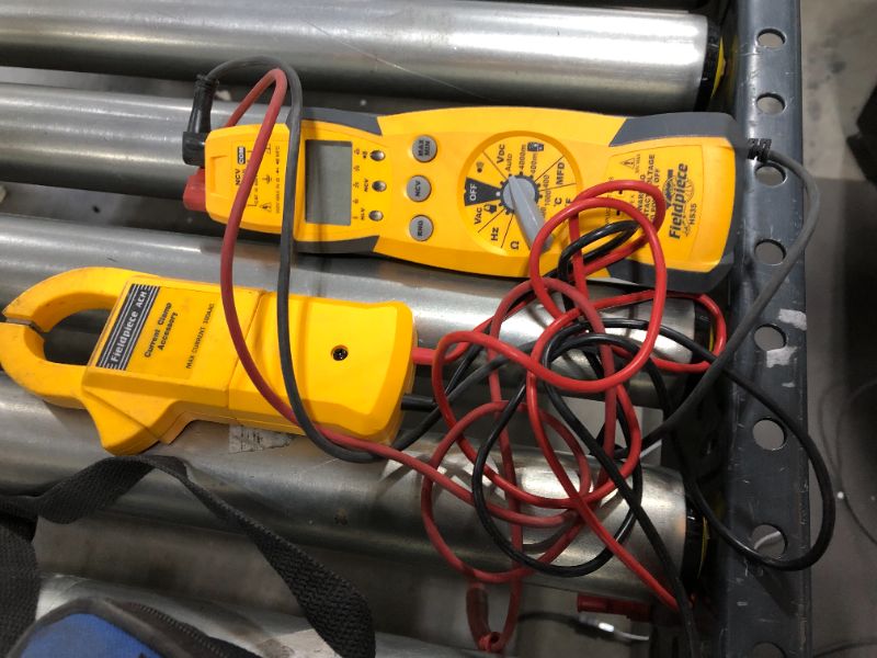 Photo 1 of Fieldpiece Expandable Manual and Auto Ranging Stick Multimeter - HS35
