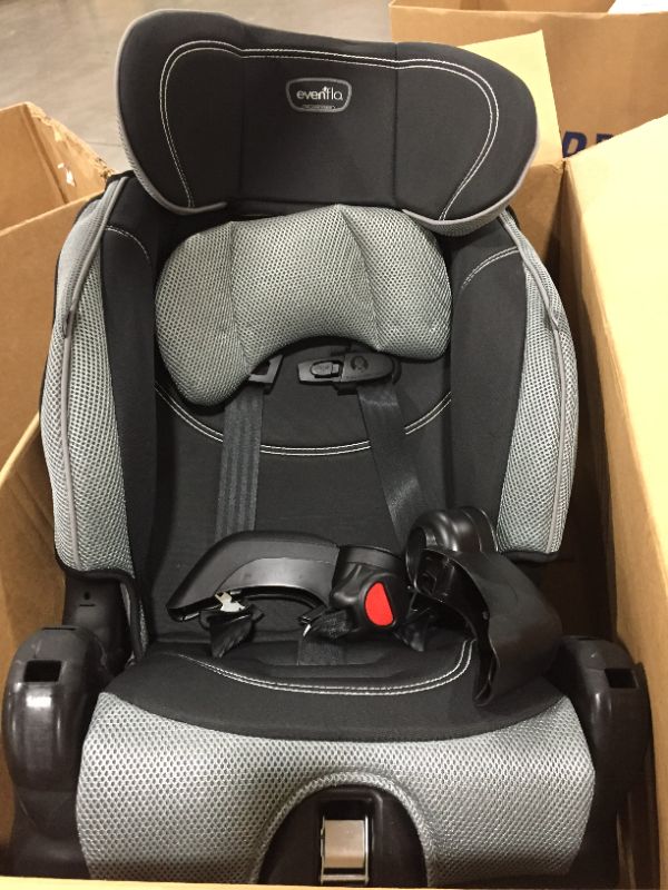 Photo 2 of Evenflo Chase LX Harnessed Booster Car Seat 
