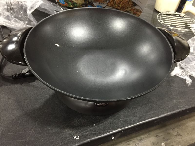 Photo 2 of Aroma Housewares AEW-306 Electric Wok