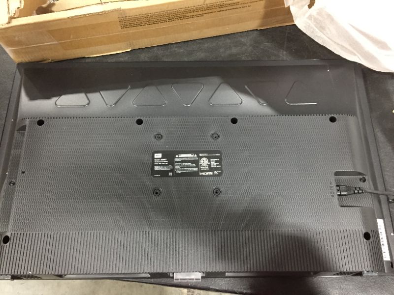 Photo 3 of TCL 32-inch Roku Smart LED TV/SELLING FOR PARTS
