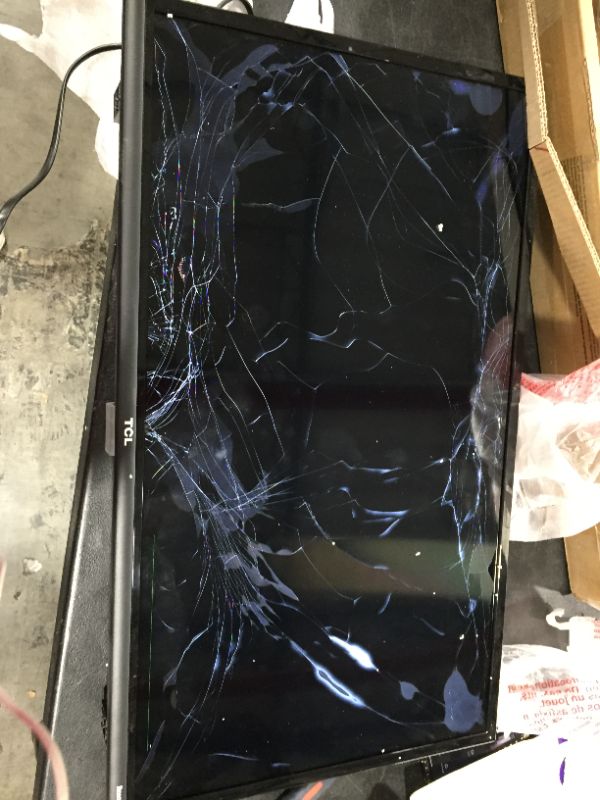 Photo 1 of TCL 32-inch Roku Smart LED TV/SELLING FOR PARTS
