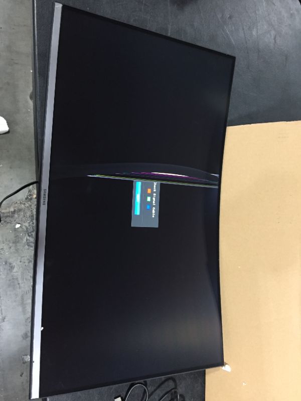 Photo 2 of SAMSUNG UR59 Series 32-Inch 4K UHD (3840x2160) Computer Monitor, Curved, HDMI, Display Port, 3-sided border-less, Eye Saver Mode (LU32R590CWNXZA)/SELLING FOR PARTS ONLY 
