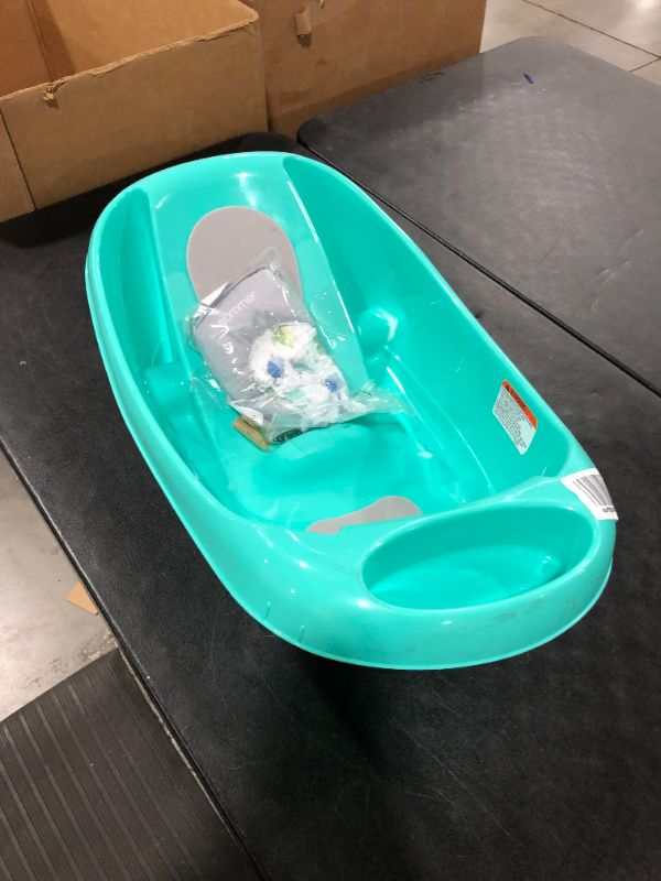 Photo 2 of Splish ‘n Splash™ Newborn to Toddler Tub (Neutral)