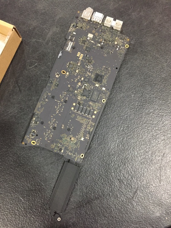 Photo 3 of Logic Board 820-4924-A for MacBook