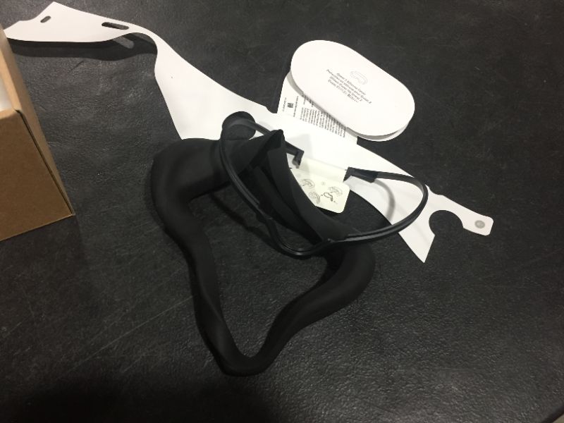 Photo 5 of Oculus Quest 2 — Advanced All-In-One Virtual Reality Headset — 128 GB
