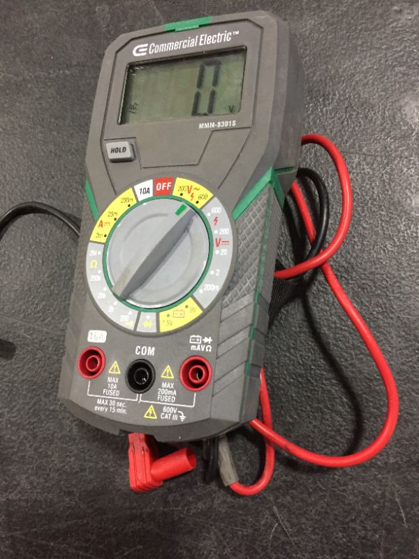 Photo 2 of Manual Ranging Multimeter
