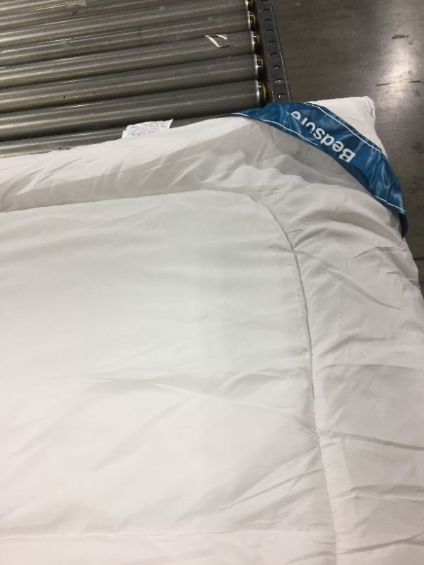 Photo 1 of Bedsure matress topper, king size...