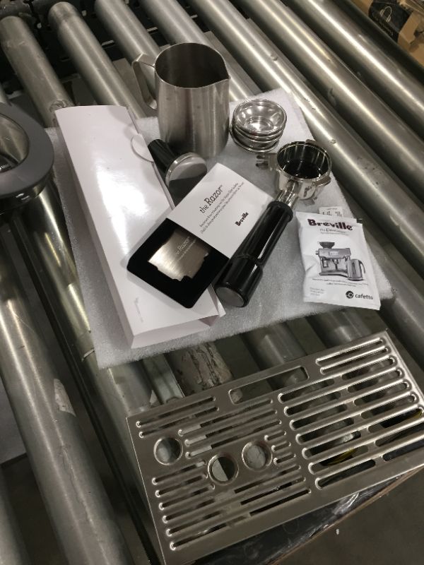 Photo 8 of Breville BES870XL Barista Express Espresso Machine, Brushed Stainless Steel