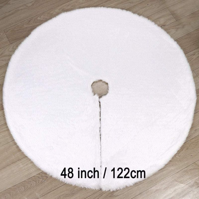 Photo 1 of yuboo White Fur Christmas Tree Skirt, 48 inches Fluffy Xmas Tree Rug Skirt Decorations for Holiday Party
