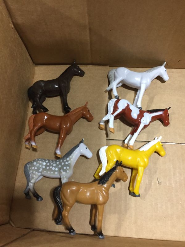 Photo 4 of Melissa & Doug Take-Along Show-Horse Stable Play Set With Wooden Stable Box and 8 Toy Horses
