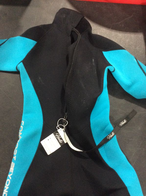 Photo 2 of Hevto Wetsuits Men & Women 3mm Scuba Diving Surfing Suit Keep Warm in Cold Water
size xs --dirty--