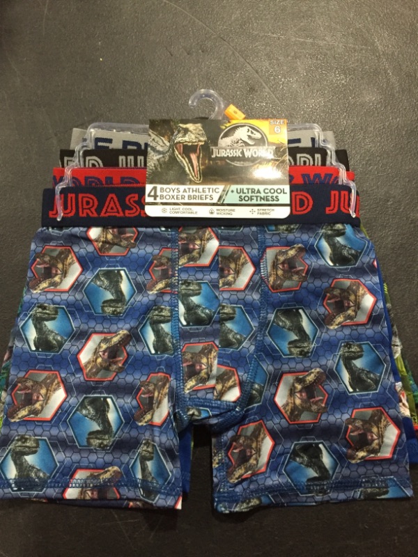 Photo 1 of Jurassic World Boys' Big Underwear Multipacks- Size 6
