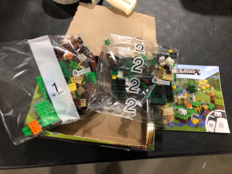 Photo 2 of LEGO Minecraft The Bee Farm 21165 Minecraft Building Action Toy with a Beekeeper, Plus Cool Bee and Sheep Figures, New 2021 (238 Pieces)
