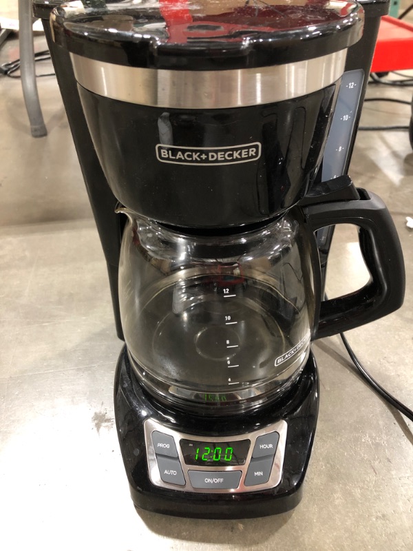 Photo 3 of BLACK+DECKER 12-Cup Programmable Coffeemaker