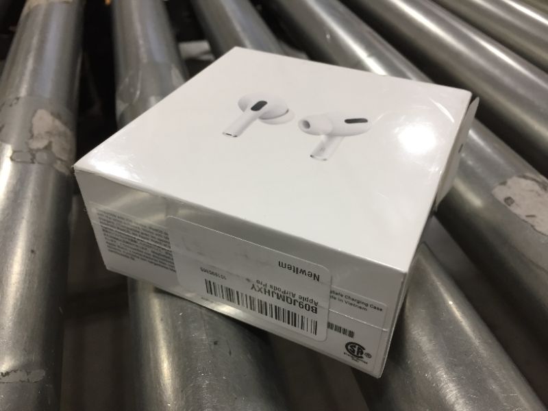 Photo 3 of Apple AirPods Pro