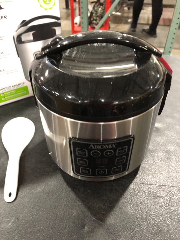 Photo 2 of Aroma Housewares 8-Cup (cooked)/ 2 Quart Digital Cool-Touch Rice Cooker & Food Steamer
