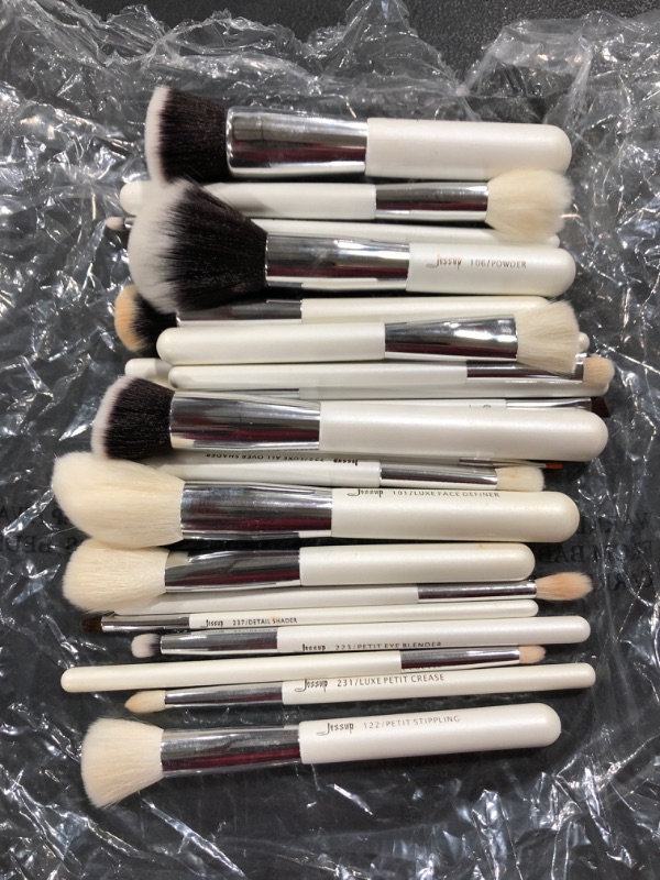 Photo 2 of Jessup Brand 22pcs Professional Makeup Brush set Beauty Cosmetic Foundation Power Blushes eyelashes Lipstick Natural-Synthetic Hair Brushes set WHITE/SILVER. PHOTO FOR REFERENCE ONLY.