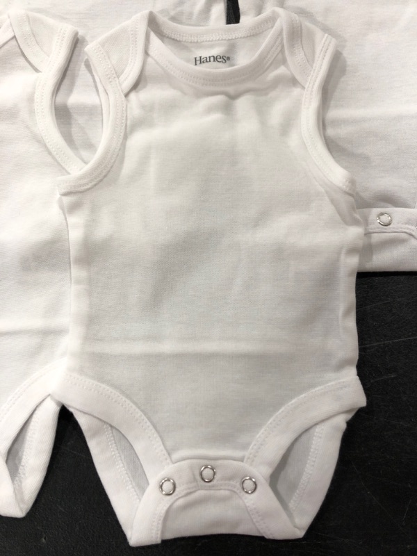 Photo 2 of HANES ONESIES FOR INFANTS 0-6 MONTHS, WHITE, LOT OF 5.