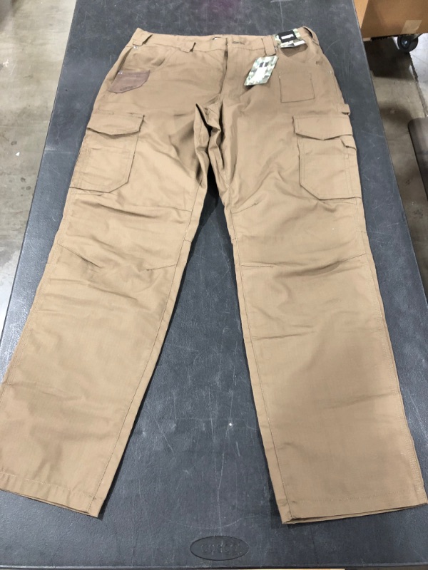 Photo 1 of CQR Men's Tactical Pants, Water Repellent Ripstop Cargo Pants, Lightweight EDC Hiking Work Pants, Outdoor Apparel
SIZE 34W X 32L. TUNDRA COLOR. PHOTO FOR REFERENCE.