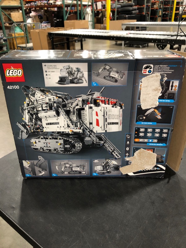 Photo 1 of LEGO Technic Liebherr R 9800 Excavator 42100 Building Kit (4,108 Pieces). BRAND NEW. OPEN BOX.
