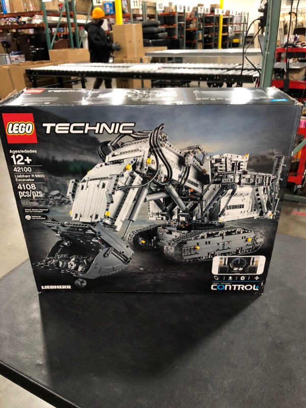 Photo 2 of LEGO Technic Liebherr R 9800 Excavator 42100 Building Kit (4,108 Pieces). BRAND NEW. OPEN BOX.
