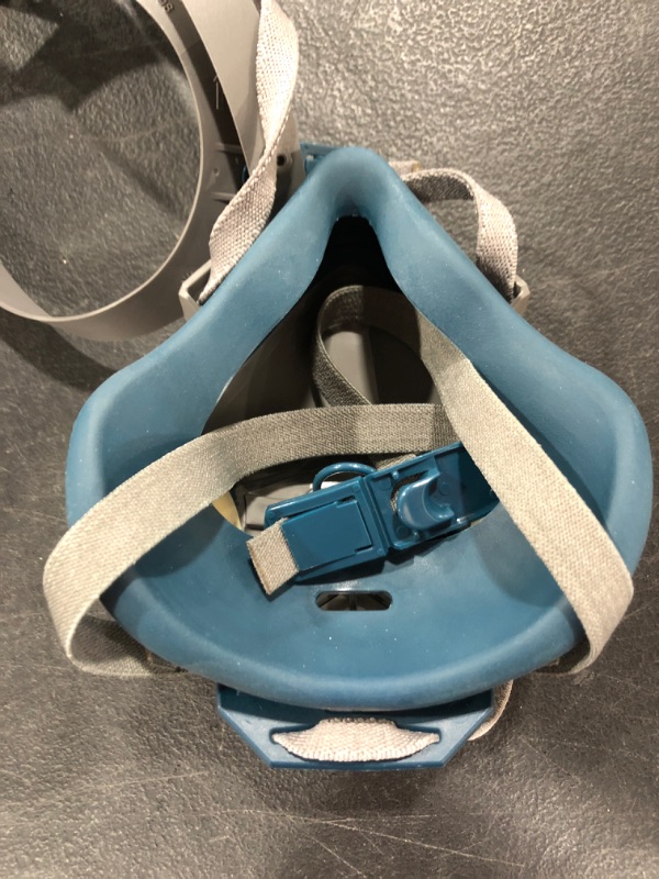 Photo 4 of 3M Rugged Comfort Half Facepiece Reusable Respirator 6503/49491, Cool Flow Valve, Silicone, Welding, Sanding, Cleaning, Grinding, Assembly, Machine Operations, Large
OPEN PACKAGE.