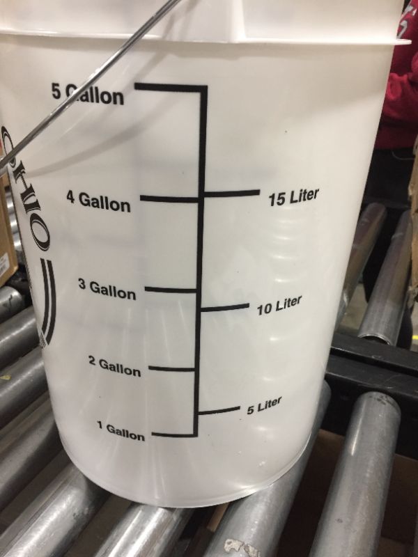 Photo 2 of 2pk 5 gallon buckets