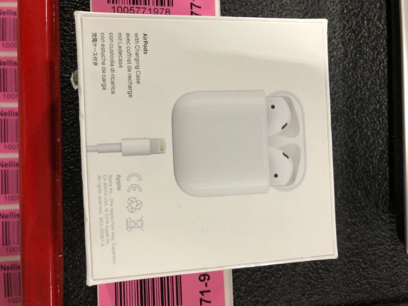 Photo 1 of Apple AirPods (2nd Generation)
