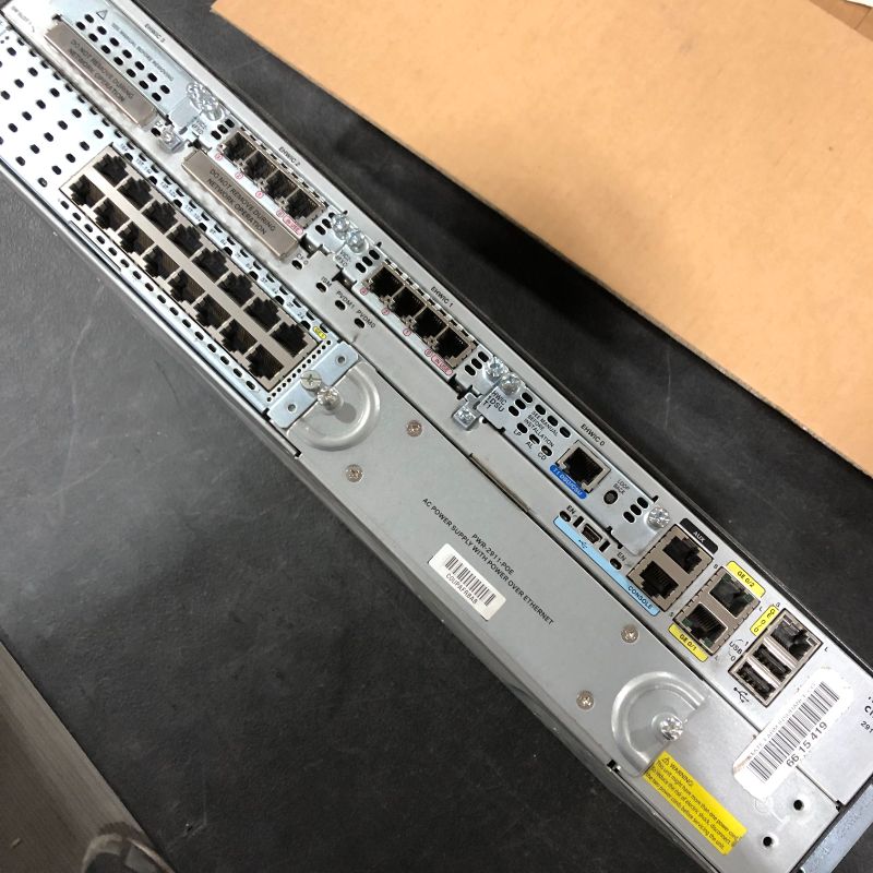 Photo 4 of Cisco 2911 CME Router - C2911