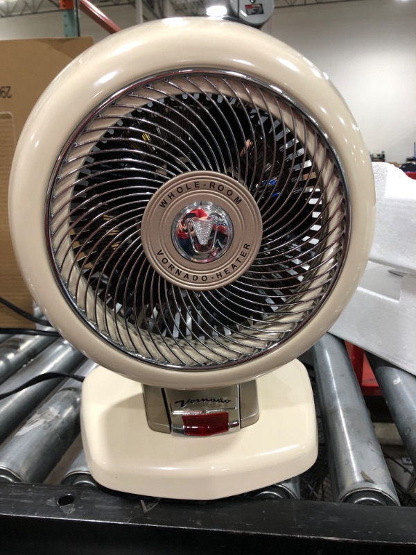 Photo 2 of Vornado VHEAT Vintage Metal Heater, Vintage White