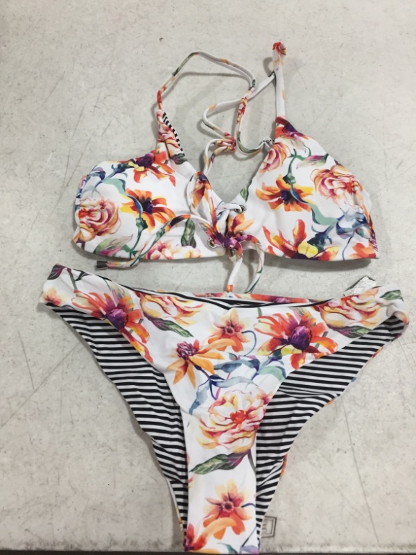 Photo 2 of CUPSHE Floral And Striped Reversible Bikini (S)
