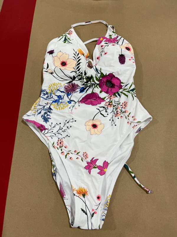 Photo 2 of CUPSHE Robin Floral One Piece Swimsuit (L)
