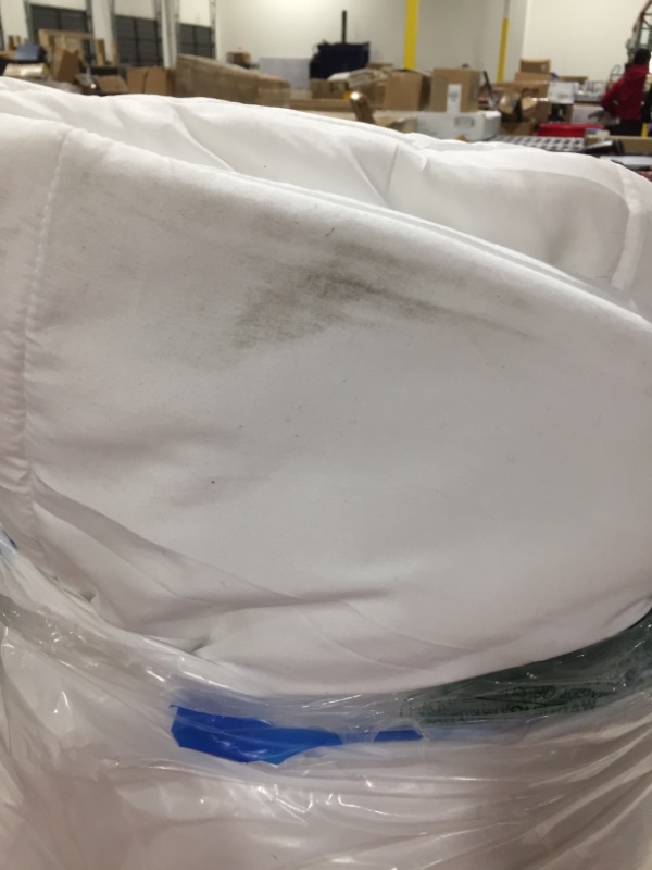 Photo 2 of 88 inch X 88 inch White Comforter ( USED )