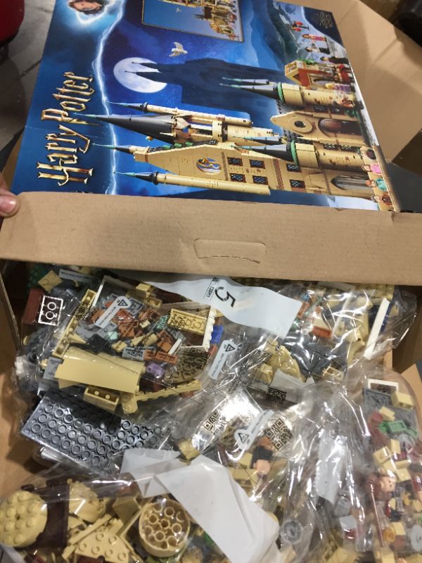 Photo 3 of LEGO Harry Potter 75969 Hogwarts Astronomy Tower Building set 971 Pieces |Sealed
