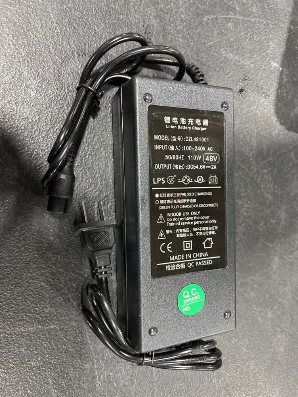 Photo 1 of 24 Volt 5.0 Amp HP8204B Battery Charger 