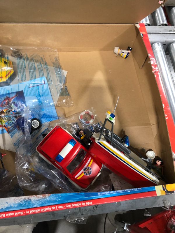 Photo 2 of Playmobil Fire Rescue Mission [Amazon Exclusive]
