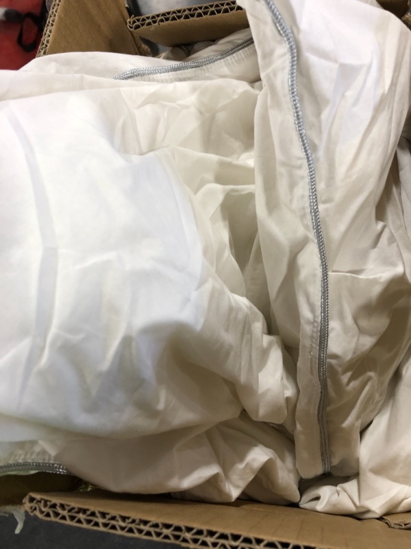 Photo 2 of  Goose Down Comforter Queen Size All Season White Down Feather Comforter 100% Combed Cotton,48oz Medium Warmth Year-Around Duvet Insert-90x90 Inches